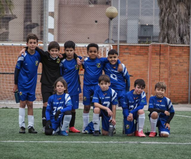 Gran victoria de nuestros chicos del benjamín S10B, que con un gran juego de equipo y esfuerzo superaron con un claro 3 a 0 al Sant Cugat!👏👏

¡Felicidades cracks, a seguir así!💙💙

#cesantgabrielS10B
#cesantgabriel 
#posibleloimposible